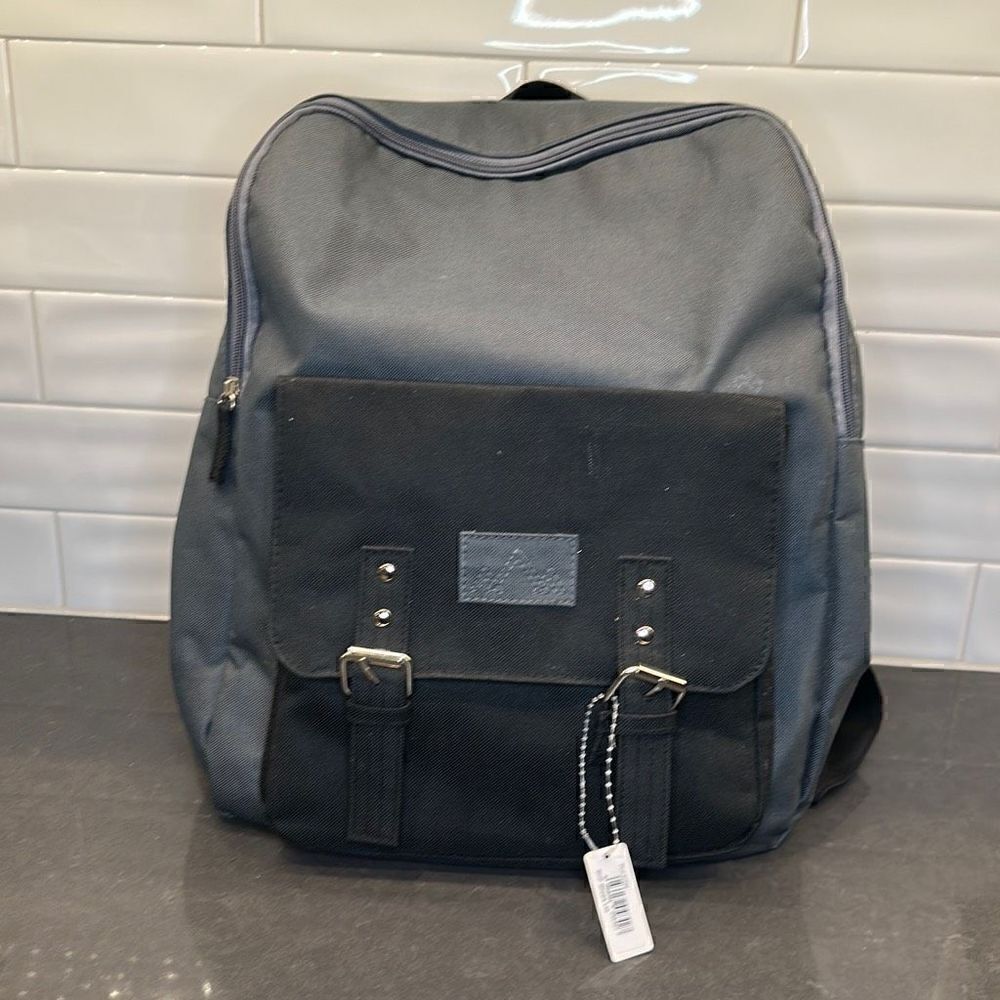 Single Zipper Cloth Backpack-NWT
